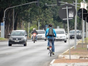 DSCN4998_25-02-2016_AsaNorte_W5_UniCEUB_Bicicleta_Rua_edit