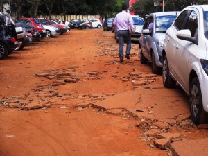 DSC09015_17-04-2017_AsaSul_SRTVS_Calcada_Carros_edit