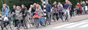 DSC08323_Amsterdam_MuitasBicicletas_Congestinamento_Cruzamento_edit