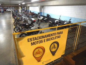 DSC03662_05-07-2016_AsaNorte_Boulevard Shopping_Bicicletario_Motos_edit