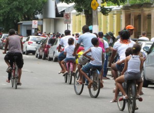 IMG_9043_12-10-2014_Belem_PA_Cirio_Bicicletas_Criancas_SELECAO_edit2