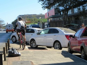 IMG_3766_31-07-2014_AsaNorte_W3_504N_Rampa_Carro_Bloqueio_Bicicleta_edit