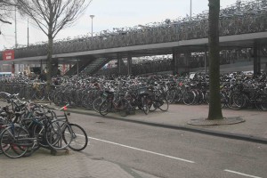 Estacionamento de bicicletas próximo à Estação Central