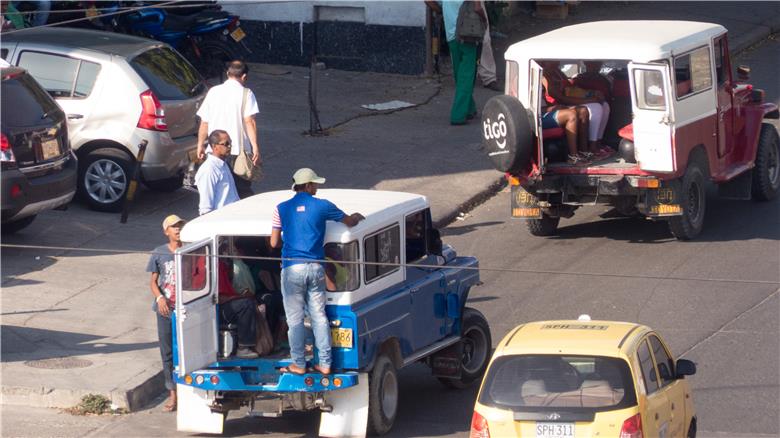 Jipe é transporte público em Cartagena