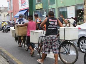 IMG_9099_12-10-2014_Belem_PA_Cirio_Bicicletas_carga_Vendedores_edit