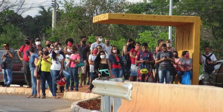 Pessoas em um parque

Descrição gerada automaticamente