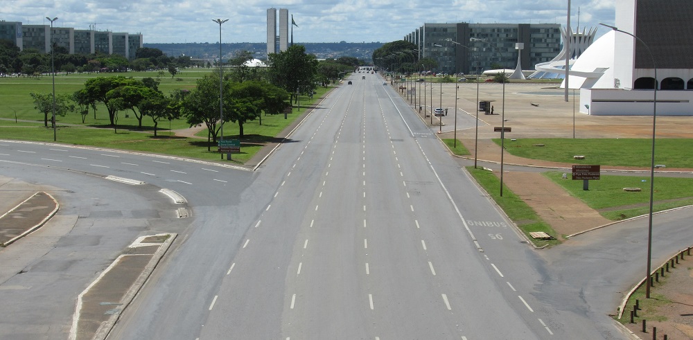 Estrada com carros

Descrição gerada automaticamente