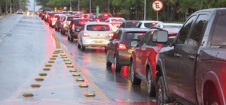 Carro na rua

Descrição gerada automaticamente