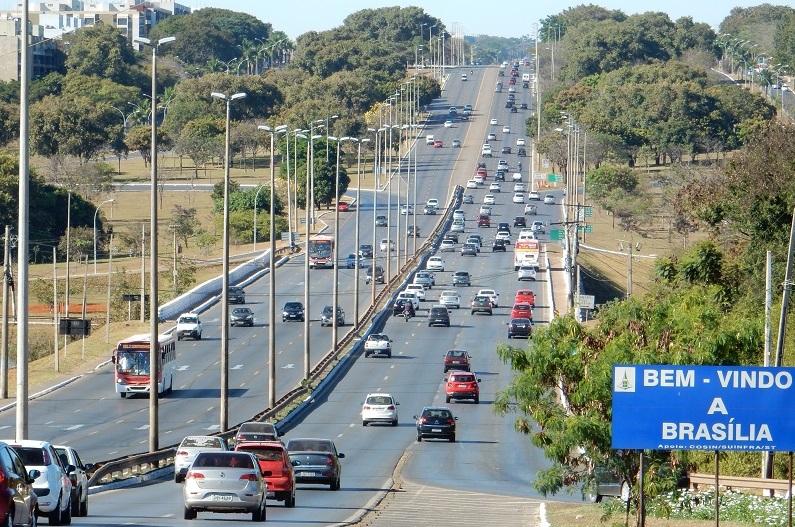 Estrada com carros

Descrição gerada automaticamente