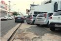 Carros nas calçadas de Teresina