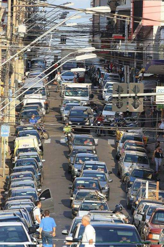 Congestionamento na Rua São Sebastião, no centro