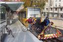 Equipamento para guardar bicicletas em ônibus
