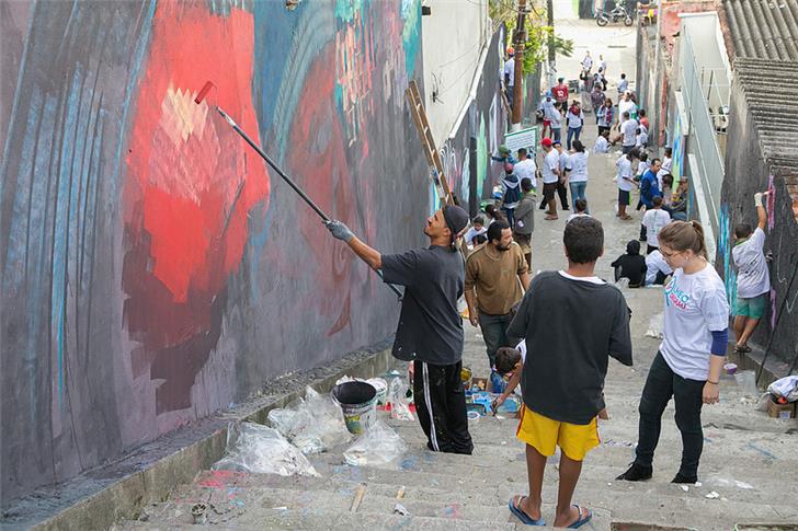 Escadaria requalificada no Jardim Ângela, em SP Escadaria requalificada no Jardim Ângela, em SP