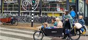 Ciclovias e bikes para todos os lados e lugares...na Holanda