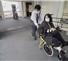 Japão testa sistema para auxiliar cadeirante no transporte público
