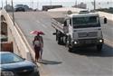 Obras em Goiânia priorizam carro e esquecem pedestre, diz arquiteto
