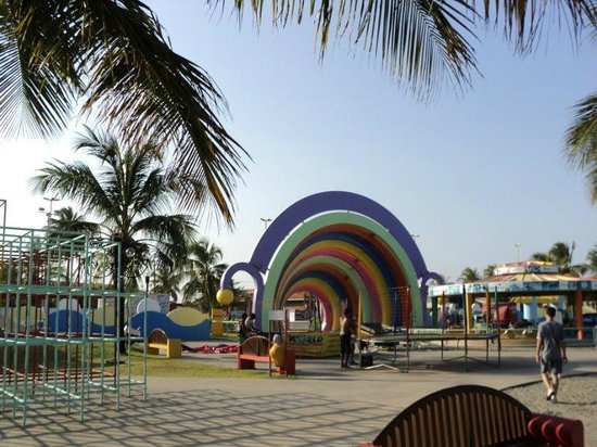 Parque infantil na praia de Atalaia, em Aracaju