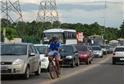 Ciclistas e pedestres à margem em nossas cidades