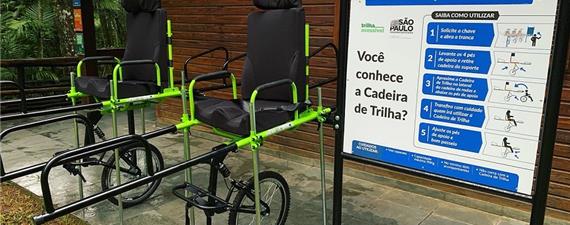 Pessoas com deficiência terão cadeiras de trilha em parques de SP