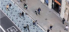 Barcelona reveste suas ruas com símbolos gráficos. Para o pedestre
