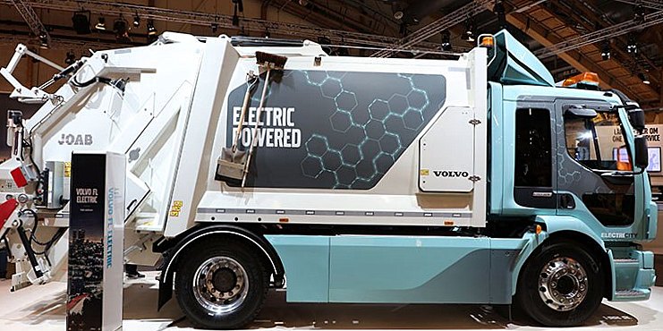 Caminhão Volvo elétriico para coleta de lixo