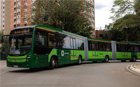 Ônibus com sensores contra acidentes, em Goiânia