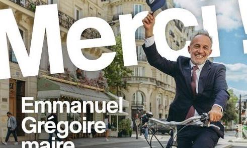 Prefeito de Paris celebra vitória... de bicicleta!