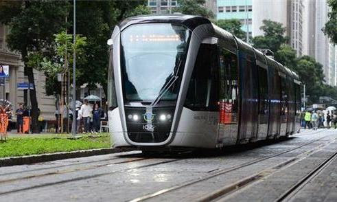 Prefeito do Rio quer mesmo trocar BRT por VLT