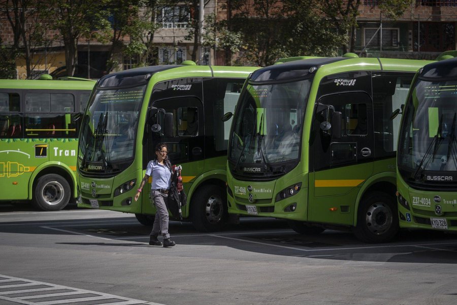 Como chegar até Dario AutoPeças em Parnaíba de Ônibus?