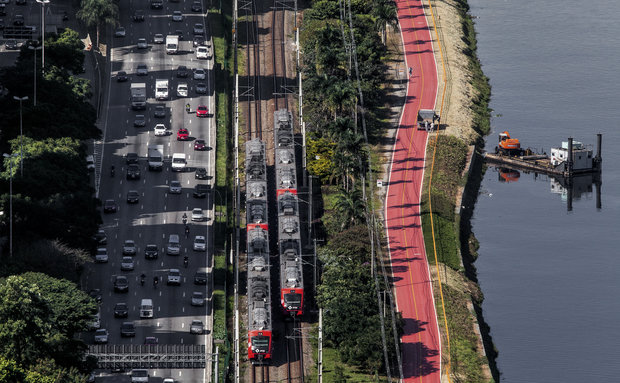 Marginal do rio Pinheiros, em São Paulo. Foto: Victor Moriyama.