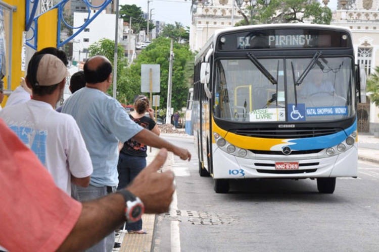 Em Natal, empresas de ônibus querem receber por km rodado