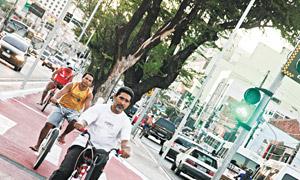 A ciclovia é muito usada pelos ciclistas