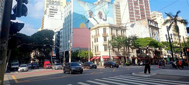 A famosa esquina de Sampa: Ipiranga com São João