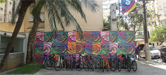 Agência de publicidade em SP constrói bicicletário