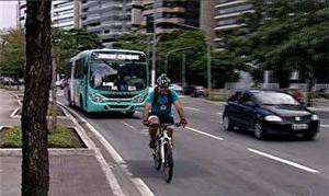 Andar de bicicleta por Vitória, Espírito Santo, é