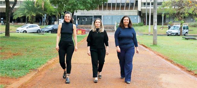 As autoras Silvia Stuchi, Milena Pavani e Marcela