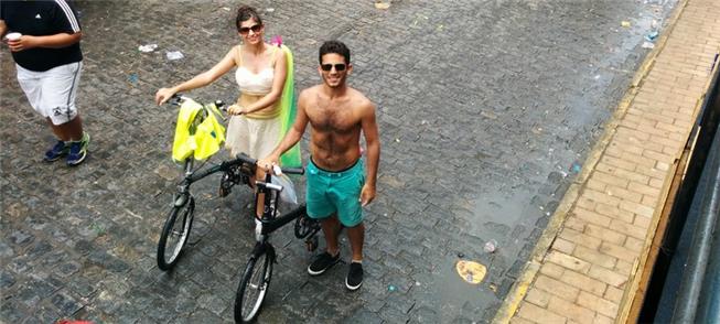 As bicicletas de Pedro e Sabrina no carnaval