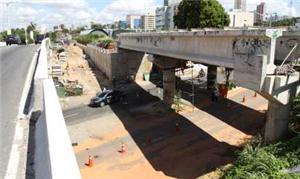 As obras do VLT estão paradas com 50% do serviço f