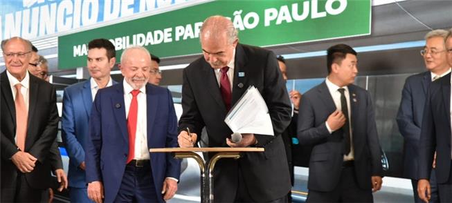 Assinatura de contratos pelo BNDES para obras de m