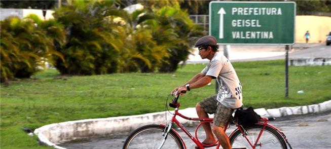 Ato pede compromisso público com mobilidade por bi