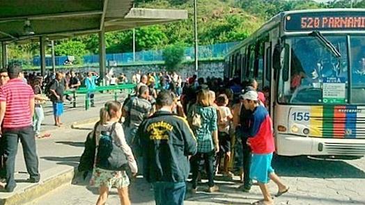 Aumento da tarifa de ônibus na RMR é suspenso