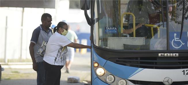 Auxílio para contornar a crise nos transportes púb