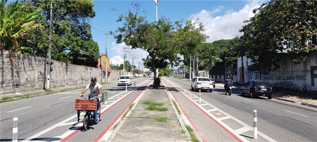 Av. Coronel Carvalho, que recebeu 3,7 km de ciclof