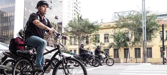 Av. Paulista, um desafio ainda para quem pedala