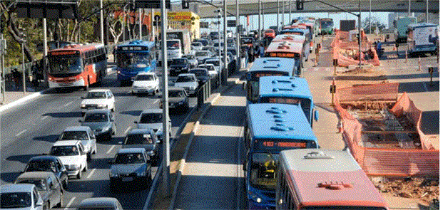 Avenida Antônio Carlos, em obras para receber o BR