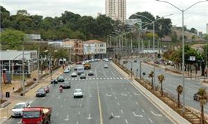 Avenida Boulevard Arrudas, em BH