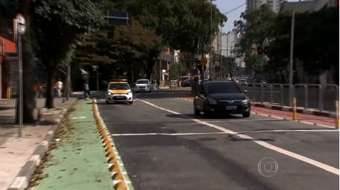 Avenida Liberdade ganha faixa exclusiva para pedes