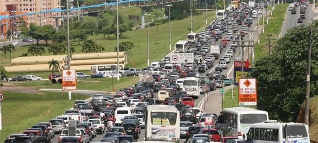 Avenida Luiz Viana Filho(Paralela) Salvador