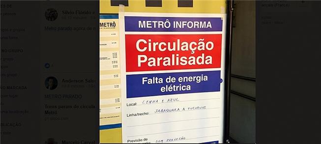 Aviso na entrada da estação São Judas, da Linha 1