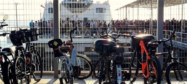 Barcas de Niterói dispõem de local para levar bici